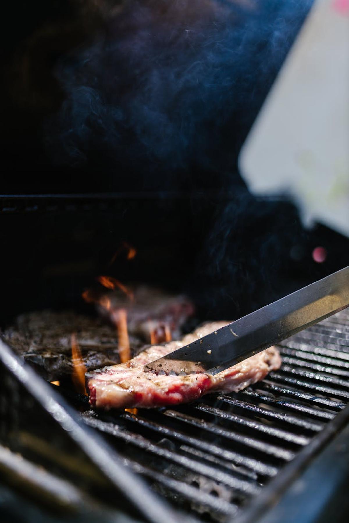 Featured image of post Charcoal Snake for 8–12 Hours on a Kettle: Build and Fuel Choices