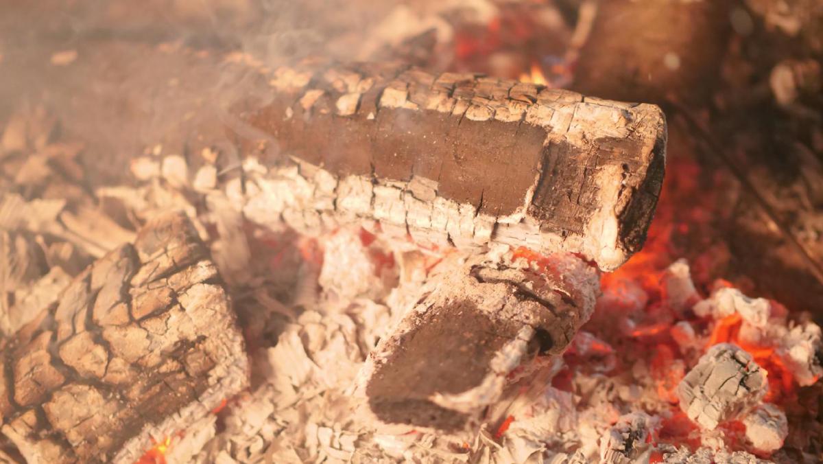Featured image of post Clean Smoke on an Offset: Split Size, Preheat, and Stack Control