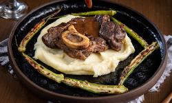 Featured image of post Mastering Collagen Render in Beef Shank and Oxtail: Slow Smoke Then Braise Protocol