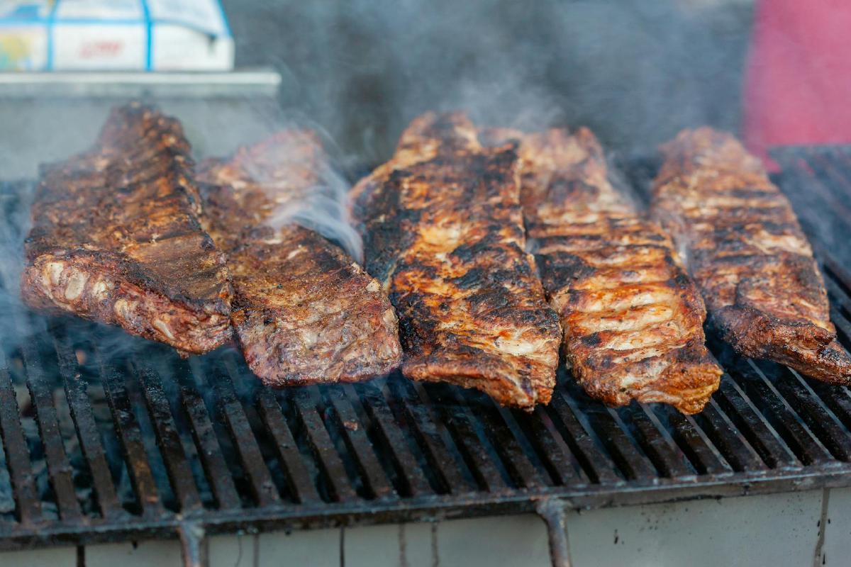 Featured image of post Memphis‑Style Dry Ribs at 275°F: No Sauce, Finishing Dust