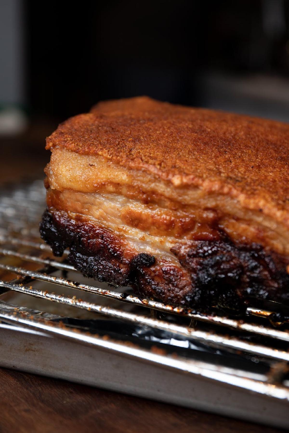 Featured image of post Pig Skin and Fat Rendering: Techniques for Crispy, Flavorful Bark on Pork Butts and Whole Hogs