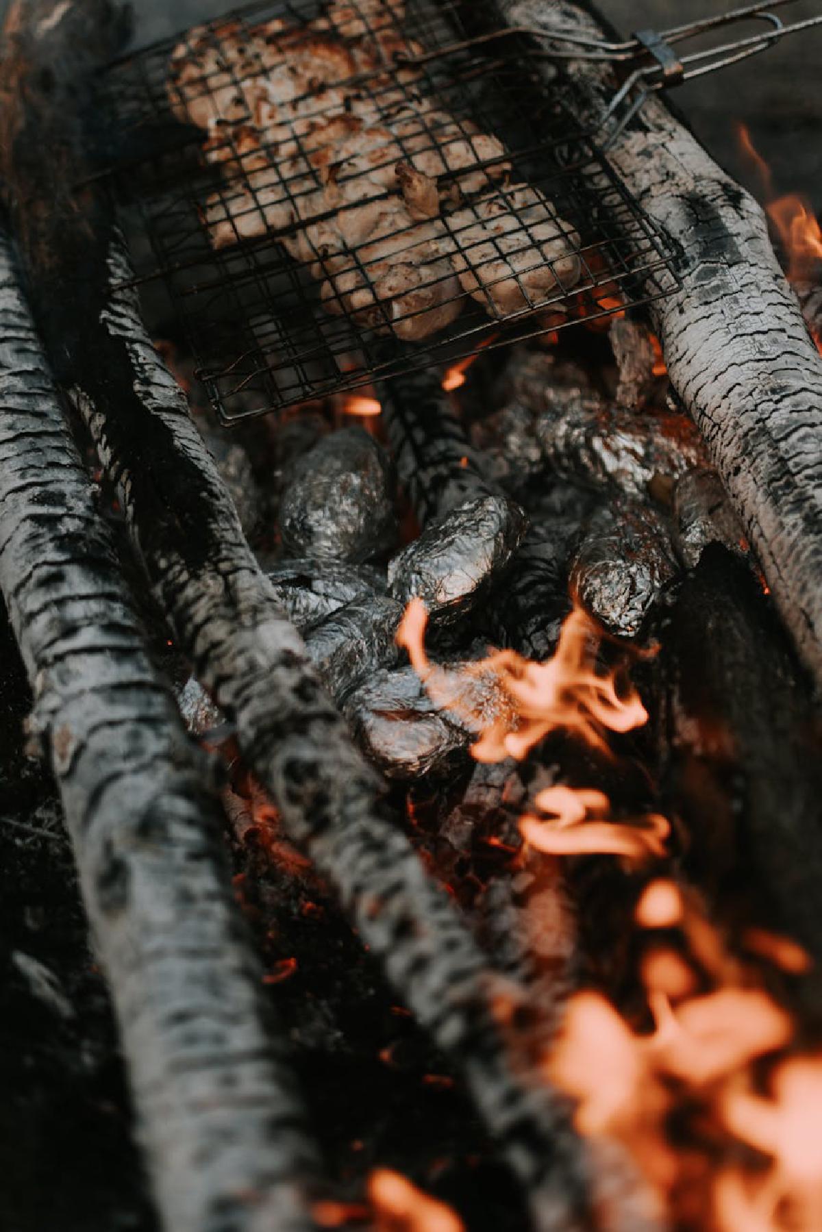 Featured image of post Pork Shoulder Foil Boat: Bark Retention Without Drying Out