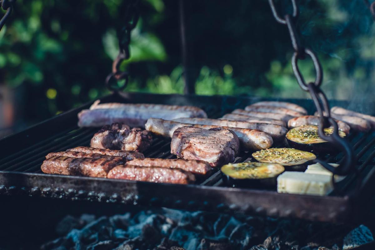 Featured image of post Pork Steaks, St. Louis-Style: Grill–Smoke–Braise at 300°F