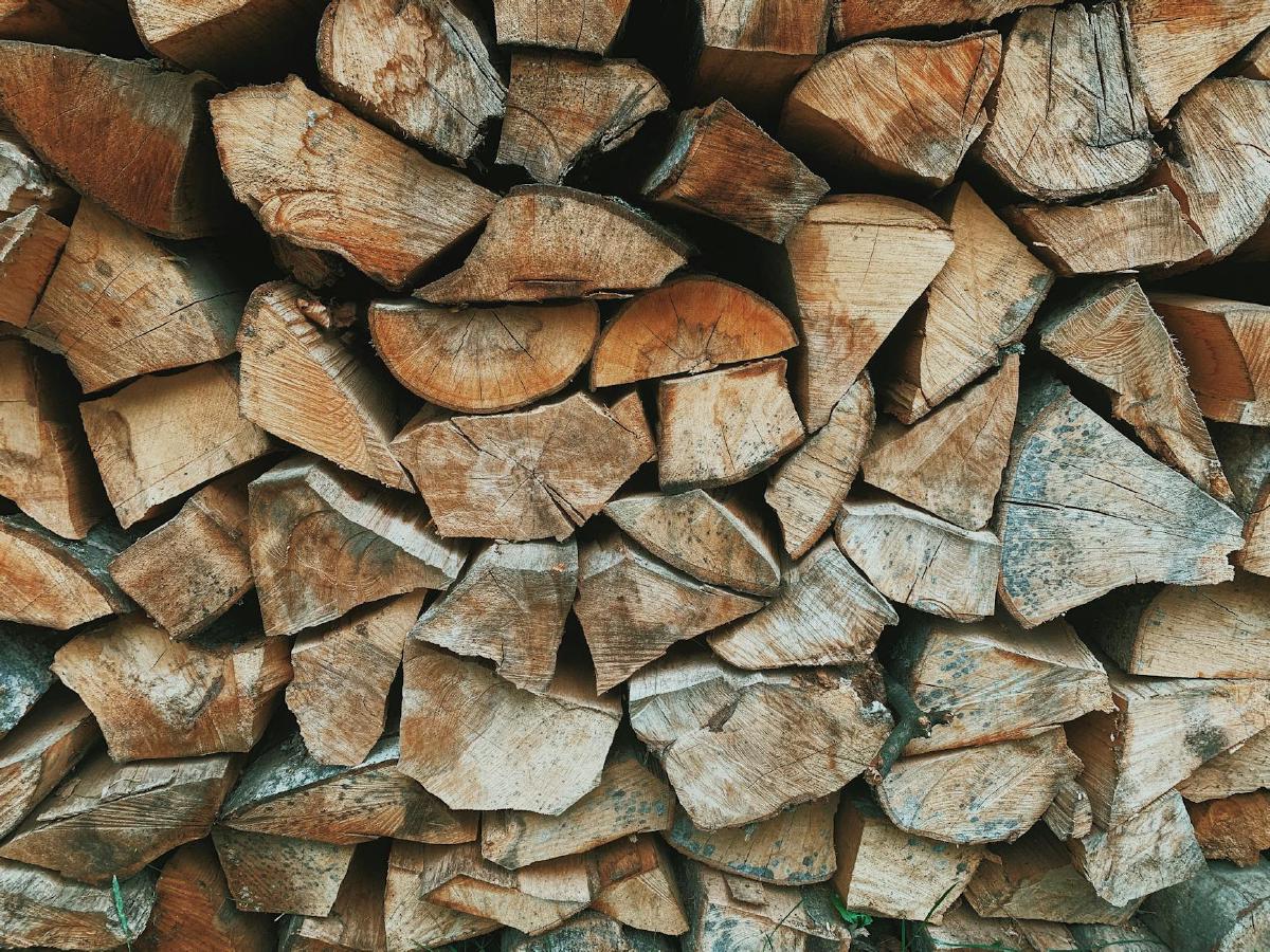 Featured image of post Seasoned vs Kiln-Dried: Wood Moisture and Flavor